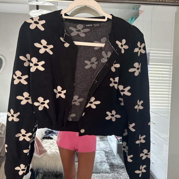 Cardigan - Picture 1 of 2